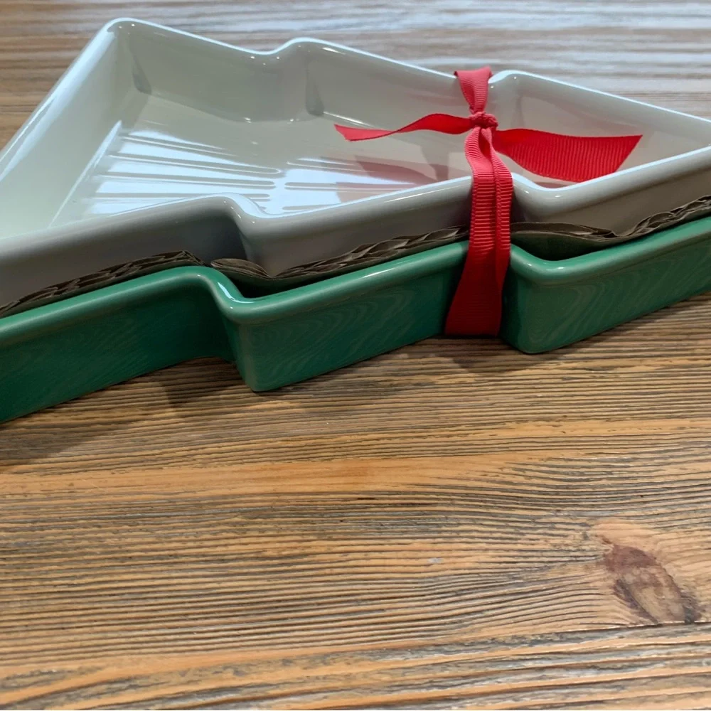Hallmark Christmas Tree Serveware Set - Green and White